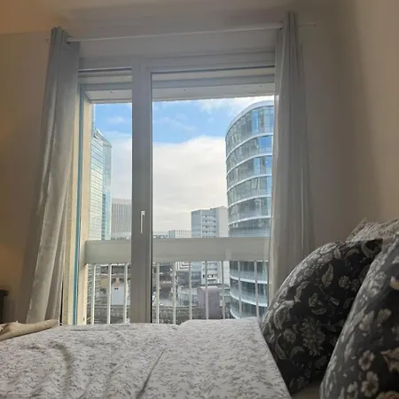 Apartment Spacious 1br Up To 4 Guests Near La Defense From Metro 5 Min